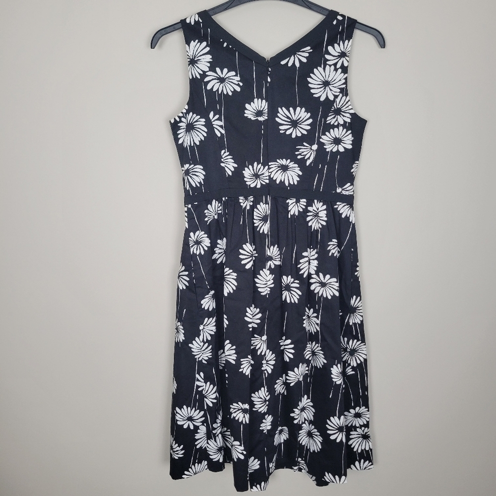 Talbots Fit And Flare Dress Black White Floral Women 4P Petite Sleeveless V-Neck - Picture 6 of 7